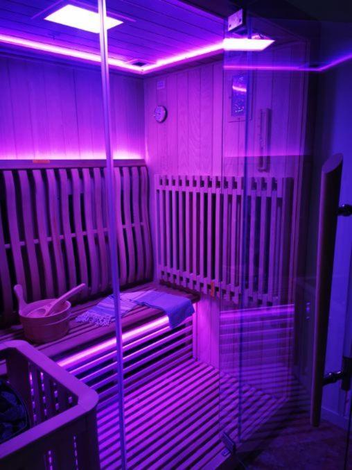 Spabyelleetlui Spa Rouge Ou Bleu 무스크론 외부 사진