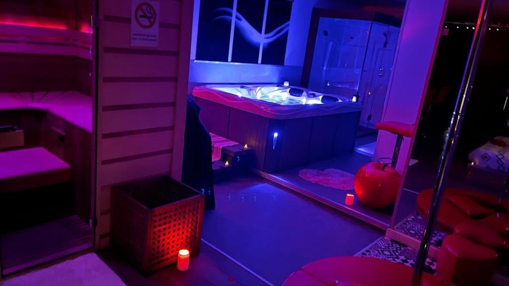 Spabyelleetlui Spa Rouge Ou Bleu 무스크론 외부 사진